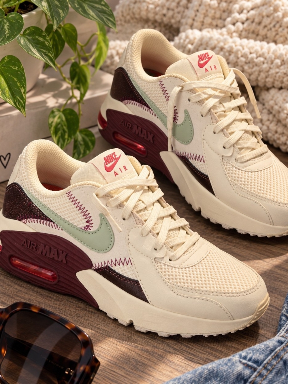 Nike Air Max 90 sneakers in cream and burgundy #airmax